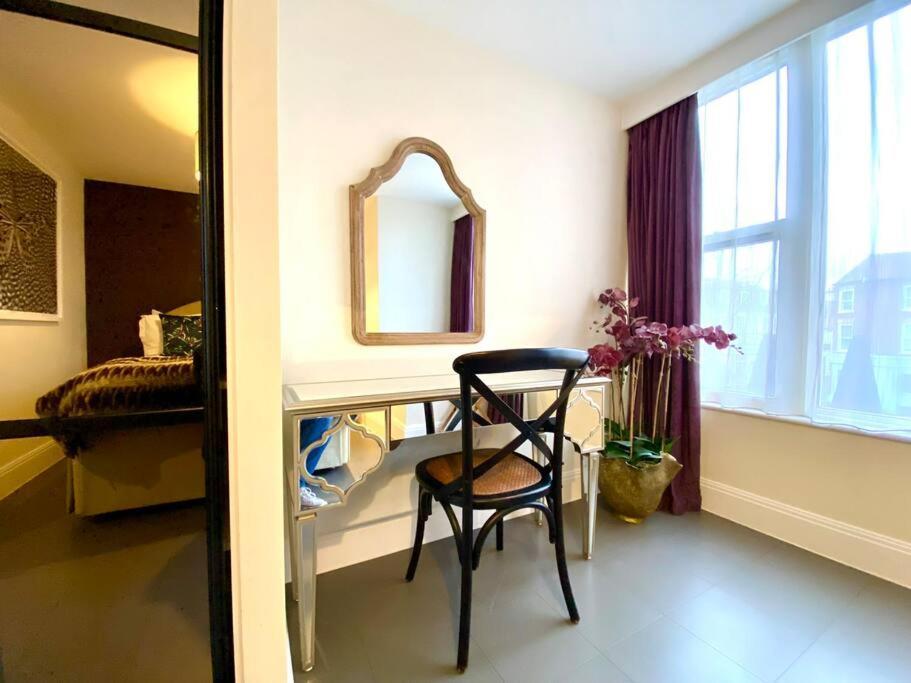 Stunning Apartment - 1 Minute Walk To Poole Quay - Great Location - Free Parking - Fast Wifi - Smart Tv - Newly Decorated - Sleeps Up To 2! Close To Poole & Bournemouth & Sandbanks Kültér fotó